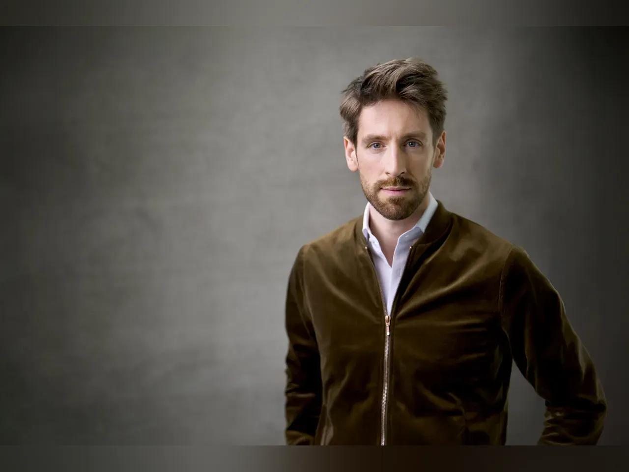 Porträtfoto des Dirigenten Georg Köhler