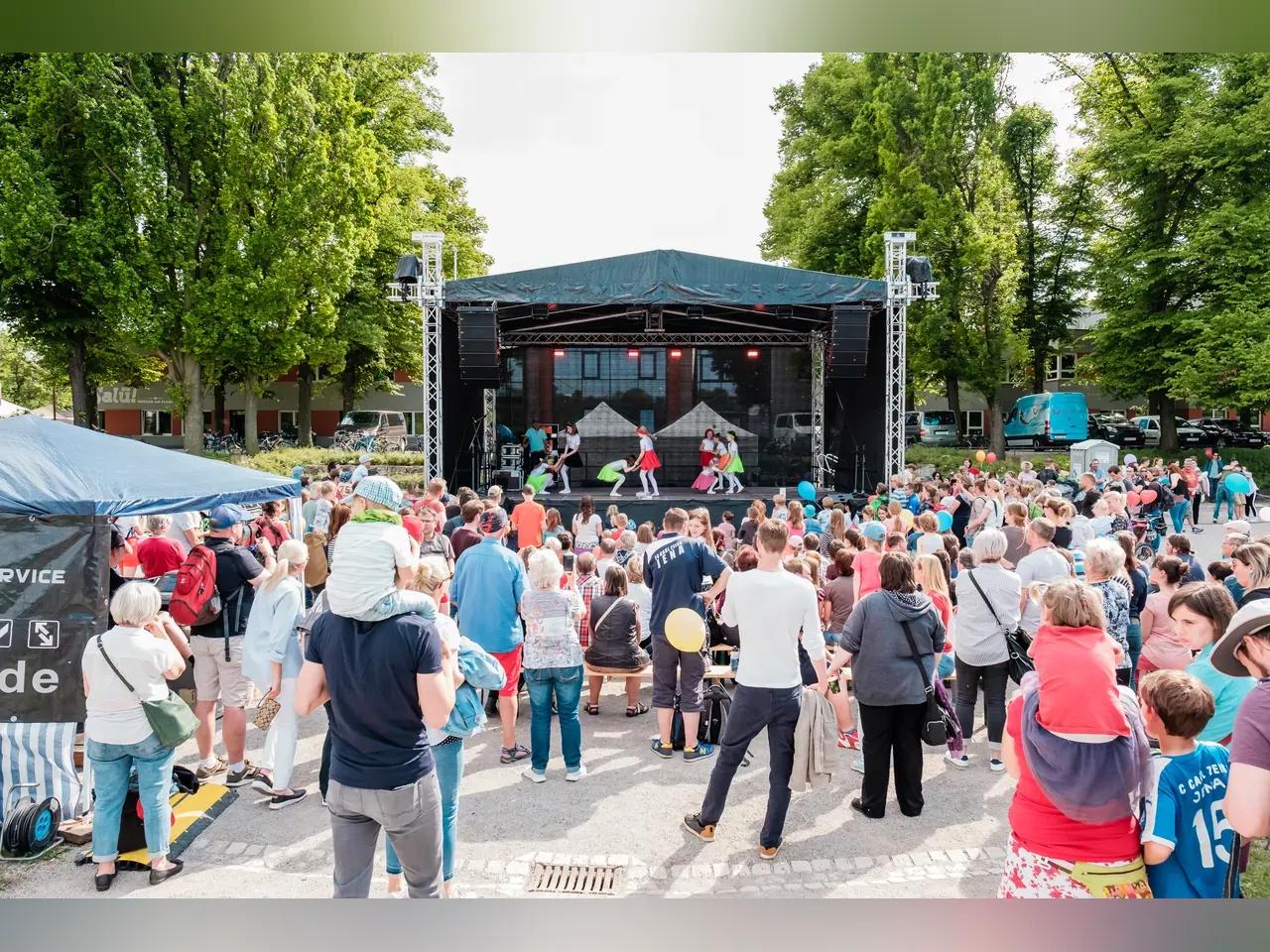 Bühnenprogramm bei Dein Tag im Paradies