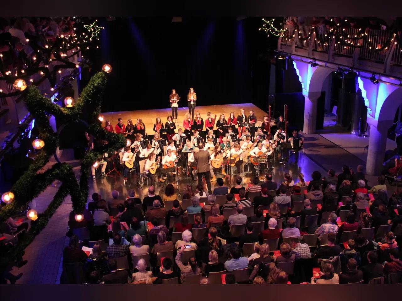 adventskonzert-volksbad_foto-toni-rack-jpg