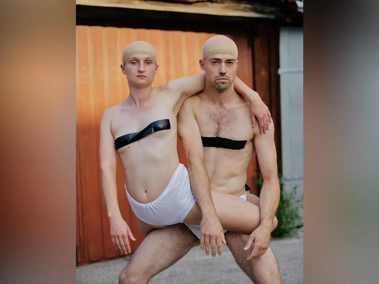 twin-hunters-1-c-simun-bucan-png